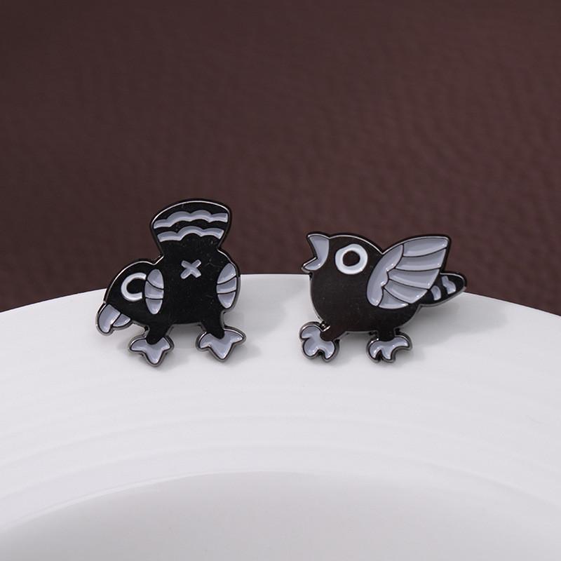 Black Chic Punk Bird Brooch With Creative Cartoon Design Eyecatching Decorative Alloy Pin All For