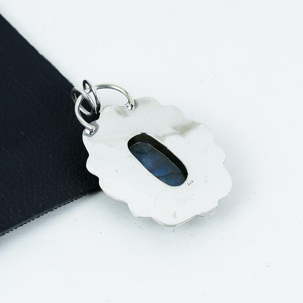 Natural Labradorite Gemstone Silver Pendant In 925 Sterling Silver- Handmade Design, Everyday Wear Jewelry, Unique Pendant Father's Day Gift