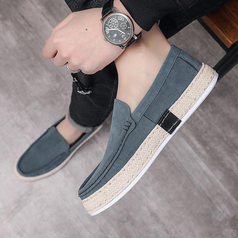 Fashion New Canvas Shoes Men Breathable Light Slip On Flat Summer Classic Loafers Casual Shoes Breathable Walking Footwear Men Sneakers
