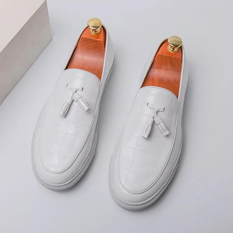 Britain Fashion Men Slip on Flats Crocodile Pattern Patent Leather Shoes Casual Loafers Formal Dress Footwear Shoes for Men