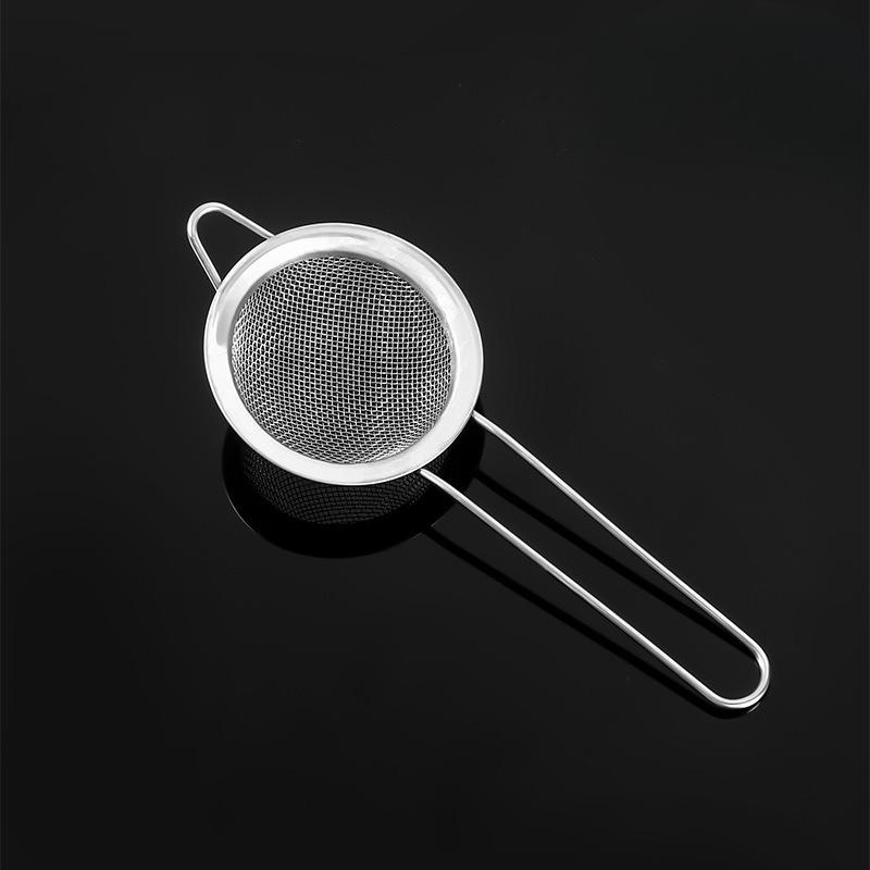A Strainer, A Household Kitchen Strainer, A Filter Screen, Stainless Steel, for Scooping Dumplings, Juice and Soy Milk, An Oil Filter Screen