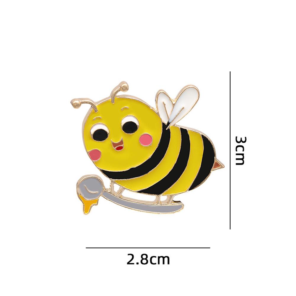 Cartoon Insect Bee Brooch for Girls Friends Cute Funny Bees Collect Nectar Enamel Pins Custom Backpack Lapel Badge Jewelry Gifts