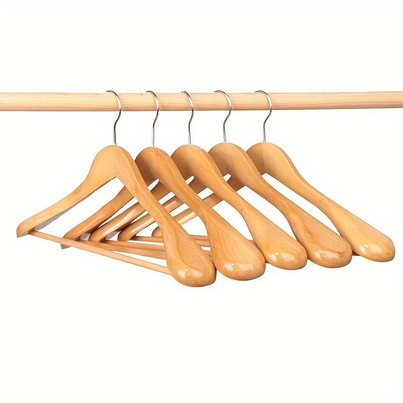 Set da 5 grucce in legno vintage per uso domestico, progettate per abiti e cappotti con spalle larghe, ideali per capi in cashmere