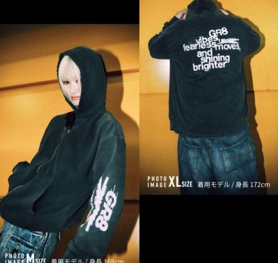 

[Б/У] LE SSERAFIM GR8 коллаборация ТОЛСТОВКА НА МОЛНИИ, размер M