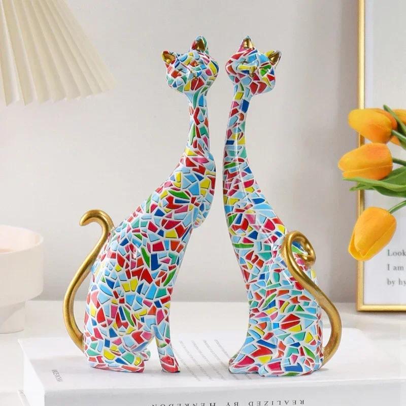 Animal Graffiti Art Resin Craft Ornament Bright Coloured Elegant Cat Figurine Ornament Aesthetic Interior Cabinet Accessories