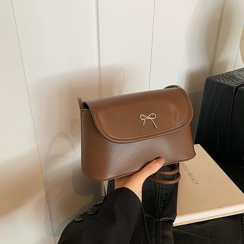 Niche Design Retro Shoulder Bag New Summer Casual Trendy Bow Beautiful Underarm Small Square Bag