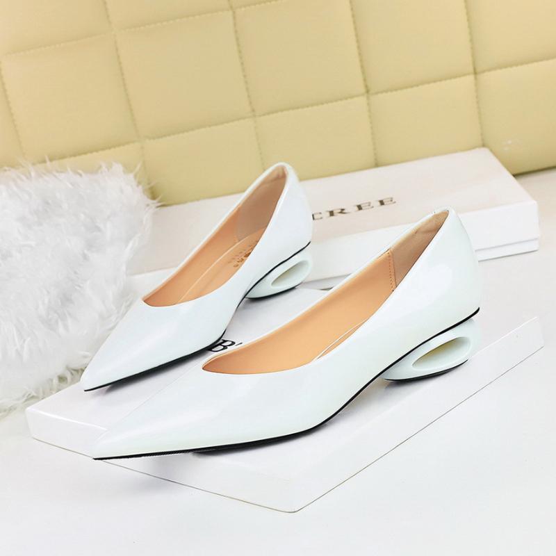 

Fashion Special-Shaped Patent Leather One-Footed Single Shoes Women Comfort And Versatile Pointed Toe Low-Heeled Women s Shoes 34