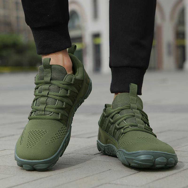 Nové turistické boty, Nadměrná velikost, Pár outdoorových sportovních bot, Široká dlaň, Boty se širokým kopytem, Ležérní boty naboso, Vnitřní jóga fitness