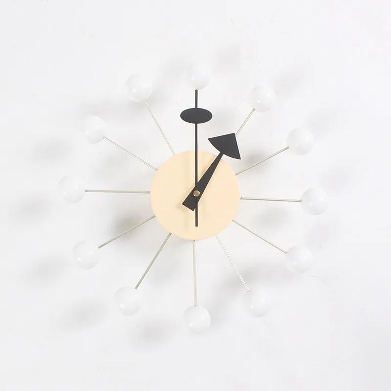 Luxury Metal Wall Clocks Minimalist Quartz Elegant Aesthetic Clock Wall Unique Modern Watches Decoration Clocks Bedroom