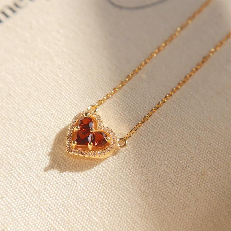 S925 Sterling Silver 18K Gold Heart Garnet Red Zircon Pendant Necklace - Elegant Light Luxury for Women 18K Gold