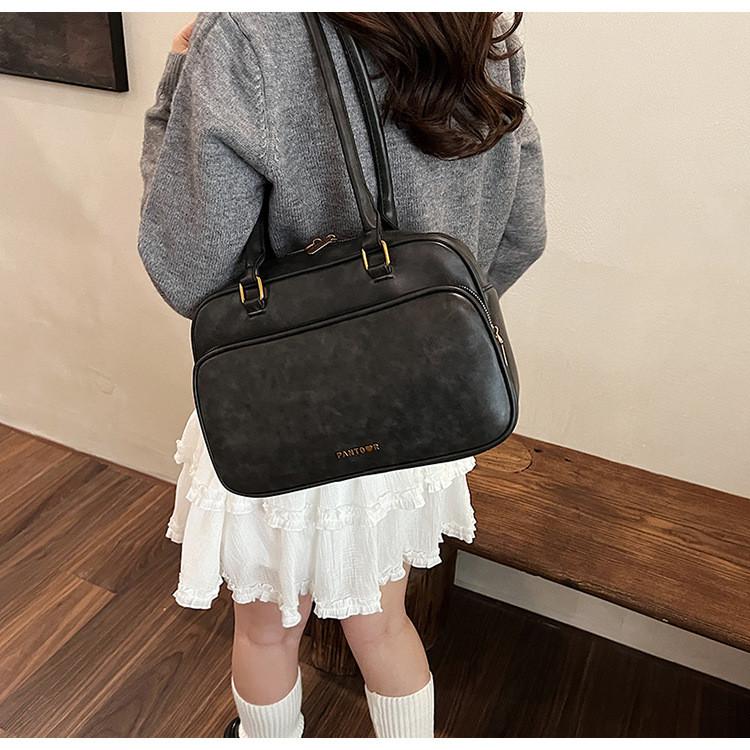 IELGY Large-Capacity Retro Commuter Portable Briefcase Fashionable All-Match Messenger Bag