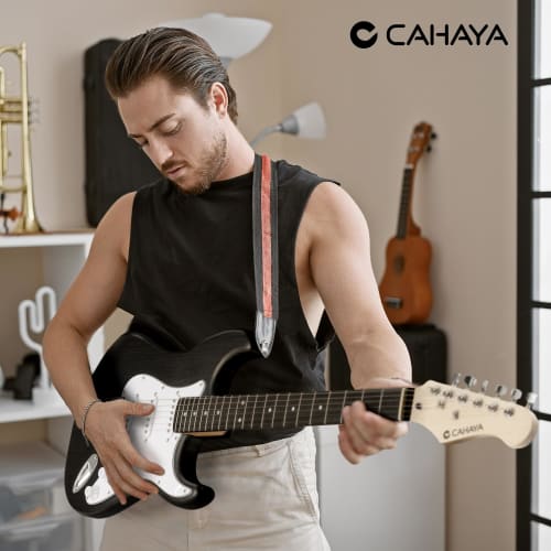 CAHAYA Electric Guitar Beginner Set, 39-inch, ST Type, SSS Pickup, Gig Bag, Audio Cable, Maple Neck, Black