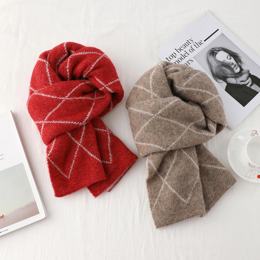 Retro knitted scarf women's winter Korean version versatile thickened warm simple versatile atmosphere student wool scarf