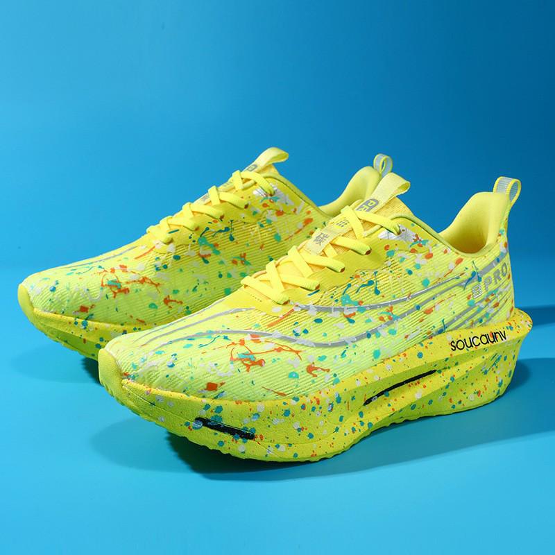 Yellow Lightweight Night-Glow Running Shoes with Carbon Plate for Students - Lace-Up Sports Shoes for Long-Distance Speed Racing