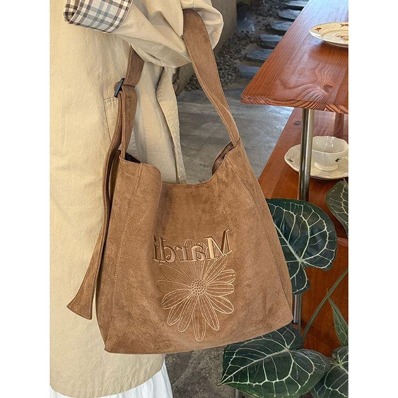Tote Bag with Large Capacity, Suitable for Commuting, Versatile Single Shoulder Crossbody Bag