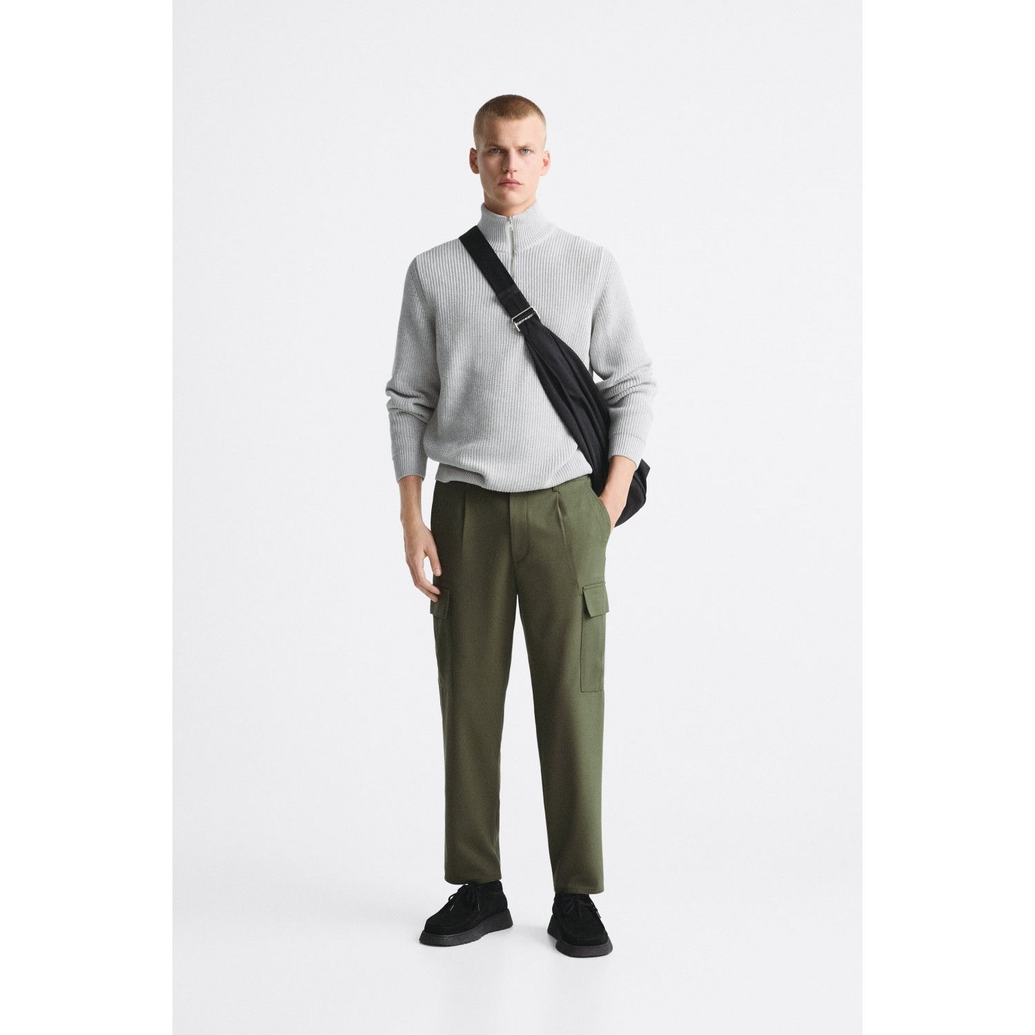 

PLEATED CARGO TROUSERS