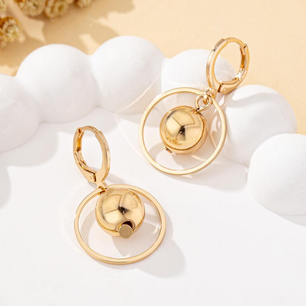 A Pair of Women's Earrings, Ccb Spherical Earrings, Fashionable and Simple Earrings, Suitable for Daily Wear and Vacation Wear