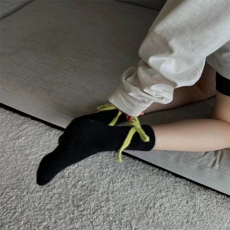 

Осенне-зимние корейские носки с цветным бантом из искусственной шерсти, толстые носки средней длины с разноцветным бантом из искусственной кроличьей шерсти