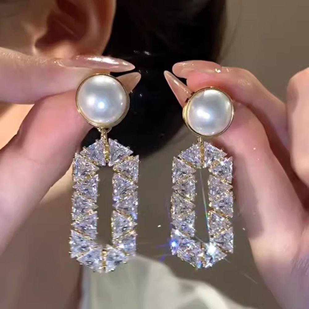 

European and American exaggerated geometric earrings золотой