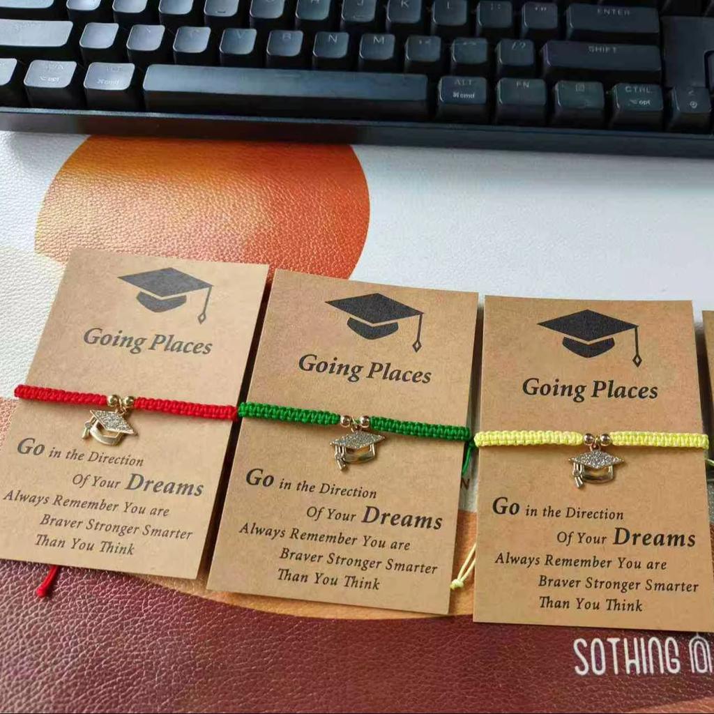 Fashionable Doctor Hat Certificate Adjustment Bracelet - Commemorative Graduation Gift for Students Seasonal Friendship