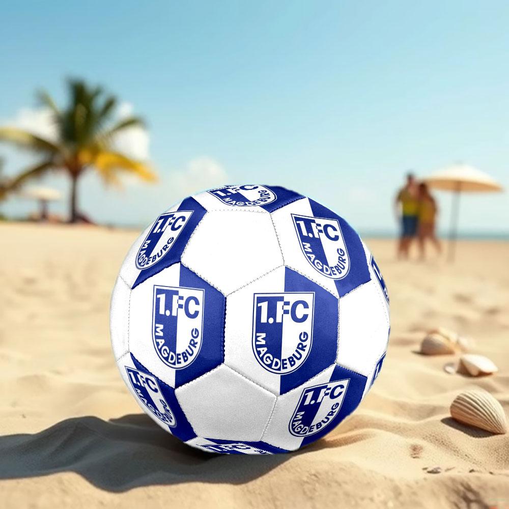 Pallone da Calcio 1.FC Magdeburg Taglia 5, Cucito a Macchina in PVC, Resistente e ad Alto Rimbalzo, Adatto a Tutte le Età, Merchandising per tifosi, Partite e Uso all'Aperto.