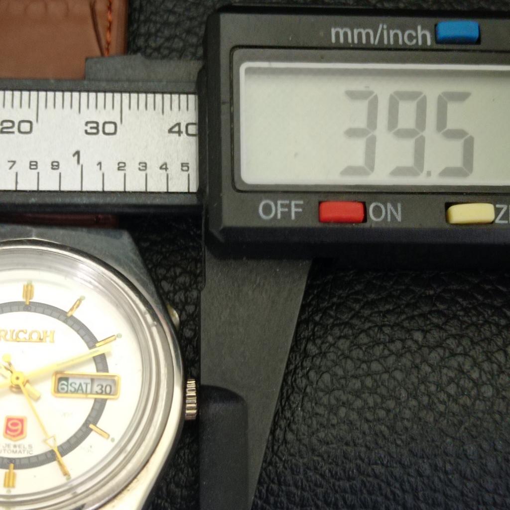 Ricoh R31 AUTOMATIC JAPAN MENS VINTAGE SILVER COLOR DIAL WATCH A701926-5 R207-a701926
