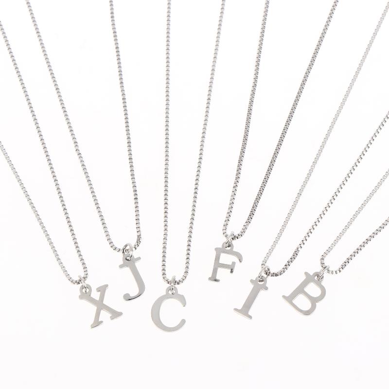 Naszyjniki z wisiorkami z literami A-Z Stal nierdzewna Prosty naszyjnik Stylowy Dla Kobiet Mężczyzn Codzienna biżuteria Prezenty