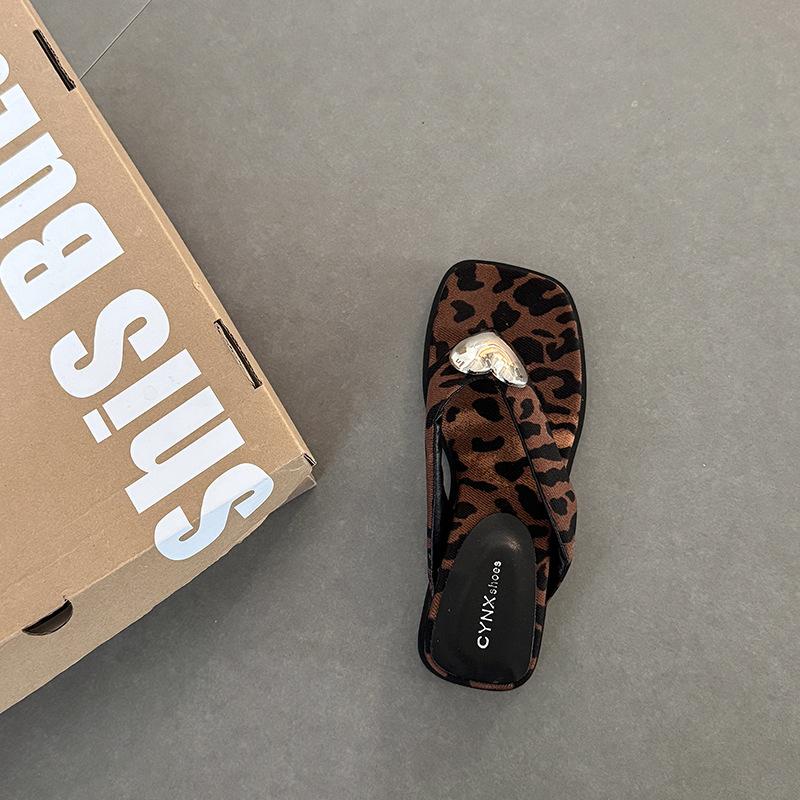 Love Accessories Flip-flops Fashion Thick Bottom 2025 New Summer French Holiday Beach Cool Slippers