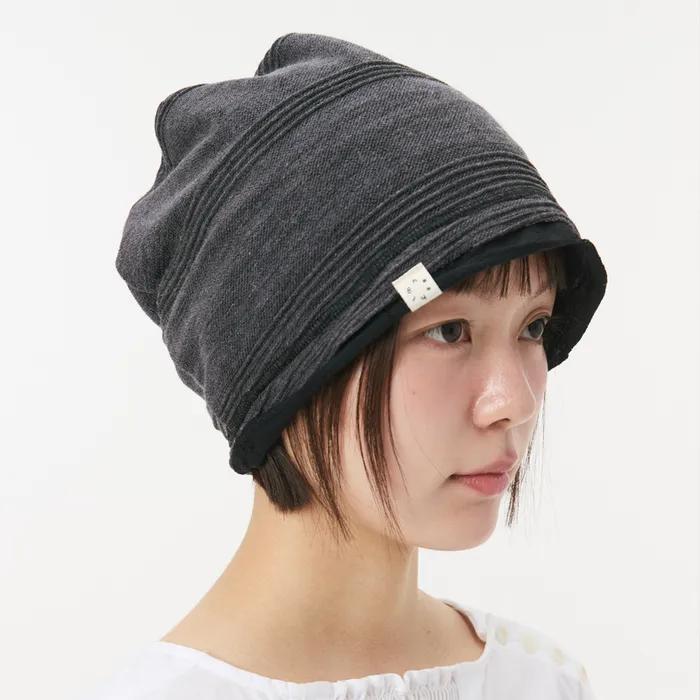 REVERSIBLE LAYERED BEANIE, CHARCOAL