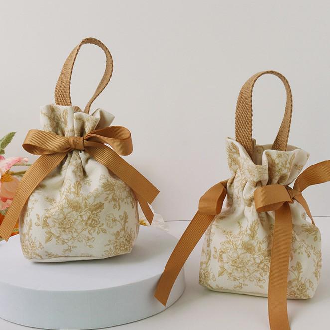 Stylish Wedding Candy Box Handbag - Elegant Cloth Favor Bag