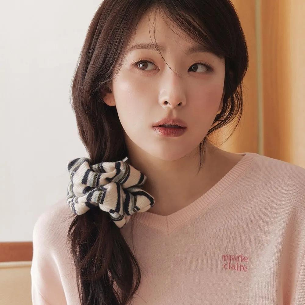 Knit Striped Scrunchie (MAGAAC03MIV) FREE