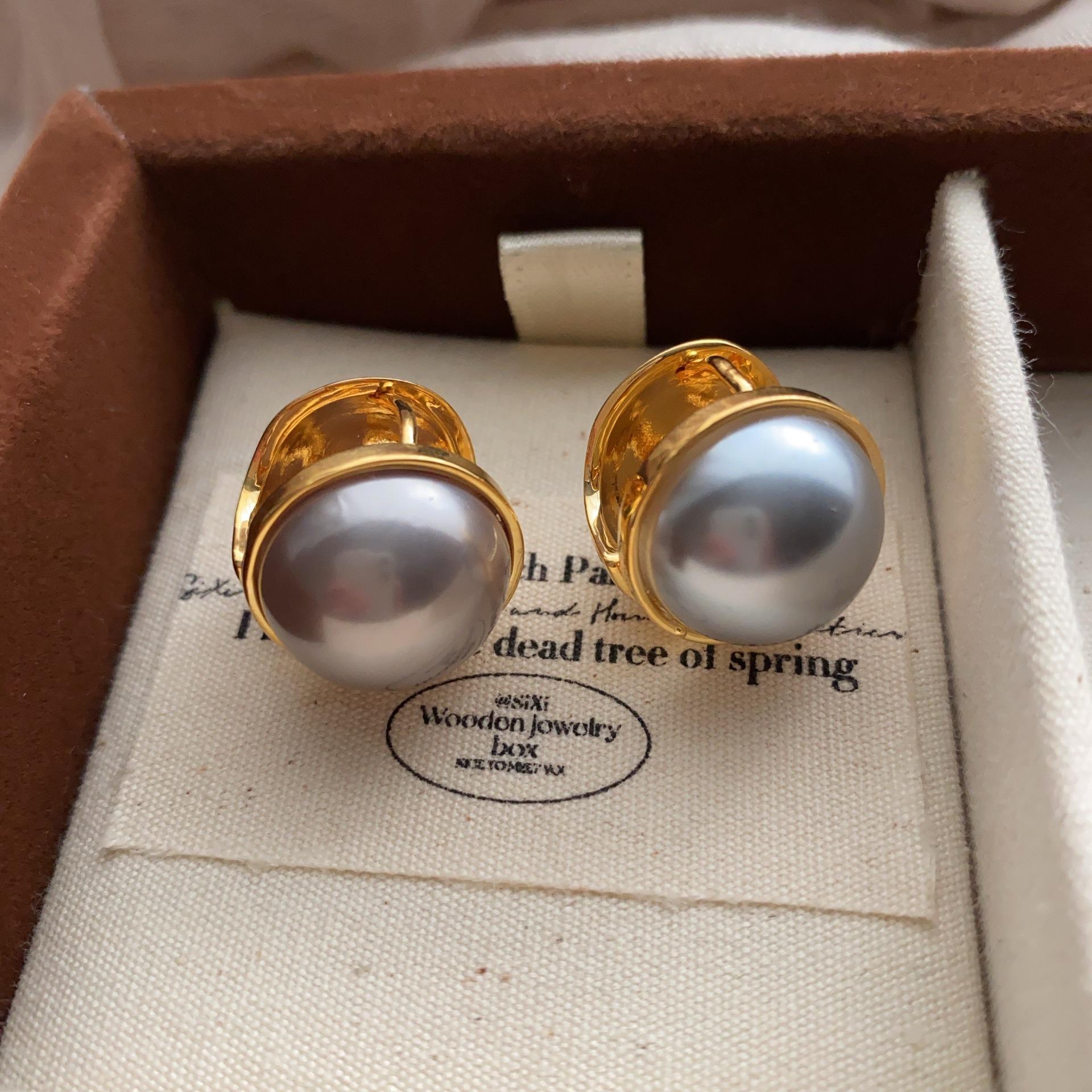 Металлические серьги-гвоздики с крупной жемчужной бусиной, ретро, французский, высококлассные, нишевые, с характером, новые, элегантные, серьги для знаменитостей