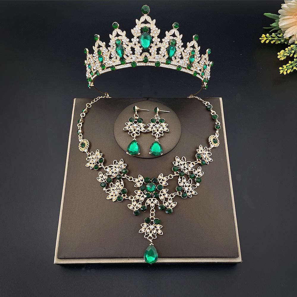 New Bridal Tiara Crown Three Piece Set Wedding Necklace Earrings Rhinestone Set European and American Wedding Accessories