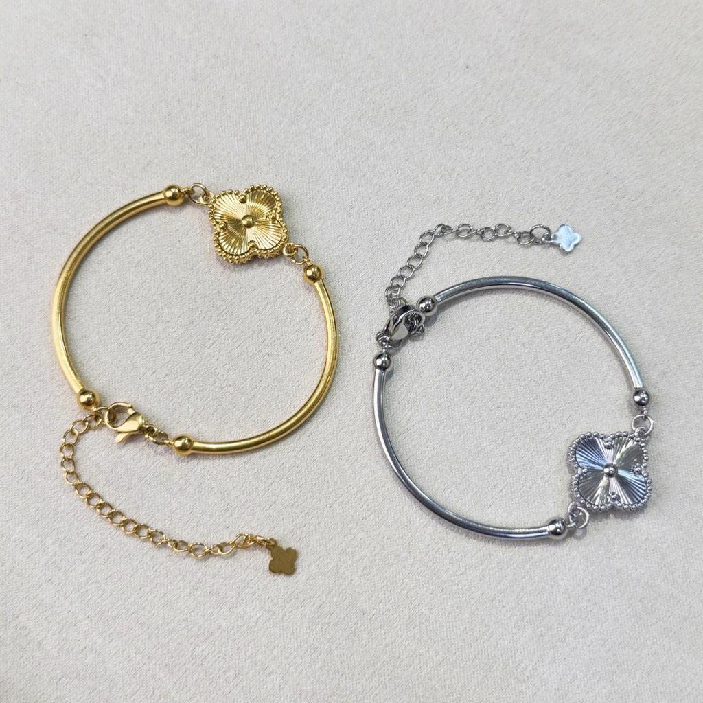 15mm Titanstahl Nicht Verblassendes Glücksklee Damen Armreif Armband Schmuck.