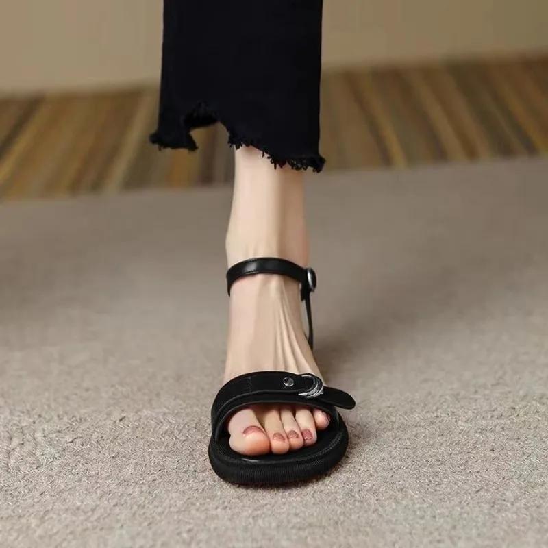 Fashion Designer New Summer Women Sandals Luxury Narrow Leather Strap One Word Buckle Strap Flat Sandals Wide Heel Platform Casual Shoes