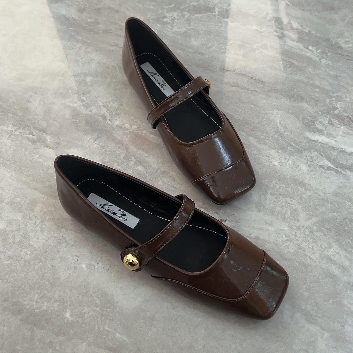 

French single shoes femininity new spring brown flat Mary Jane women s shoes square head small fragrant fairy shoes 40 коричневий