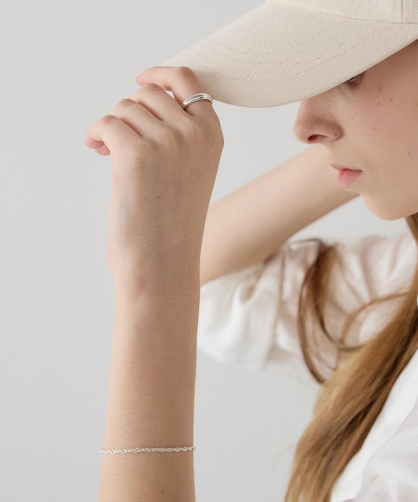 Aphrose Glim Essential Chain Bracelet