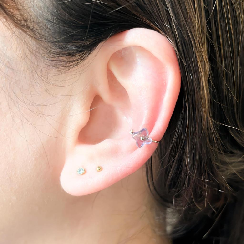 [Official] ESTELLE [WEB Exclusive] Women's Ear Cuff in 10K Pink Gold, featuring the June Birth Flower, Hydrangea (Product Code: 0294-0020-0000-0000)