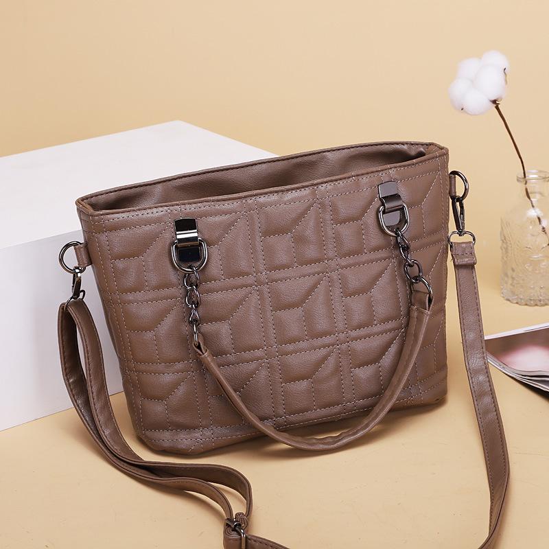 IELGY Messenger Bag Embroidery Thread Women's Bags Handbag Black Casual Style Fashion One-shoulder Rhombus European And American Chain