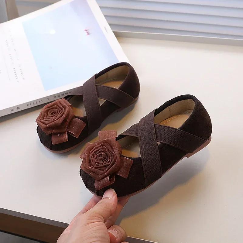 

Шикарные туфли принцессы для девочки, новая модная детская обувь из кожи с цветком, милые элегантные детские балетки для балета, универсальная мягкая подошва 23 коричневый