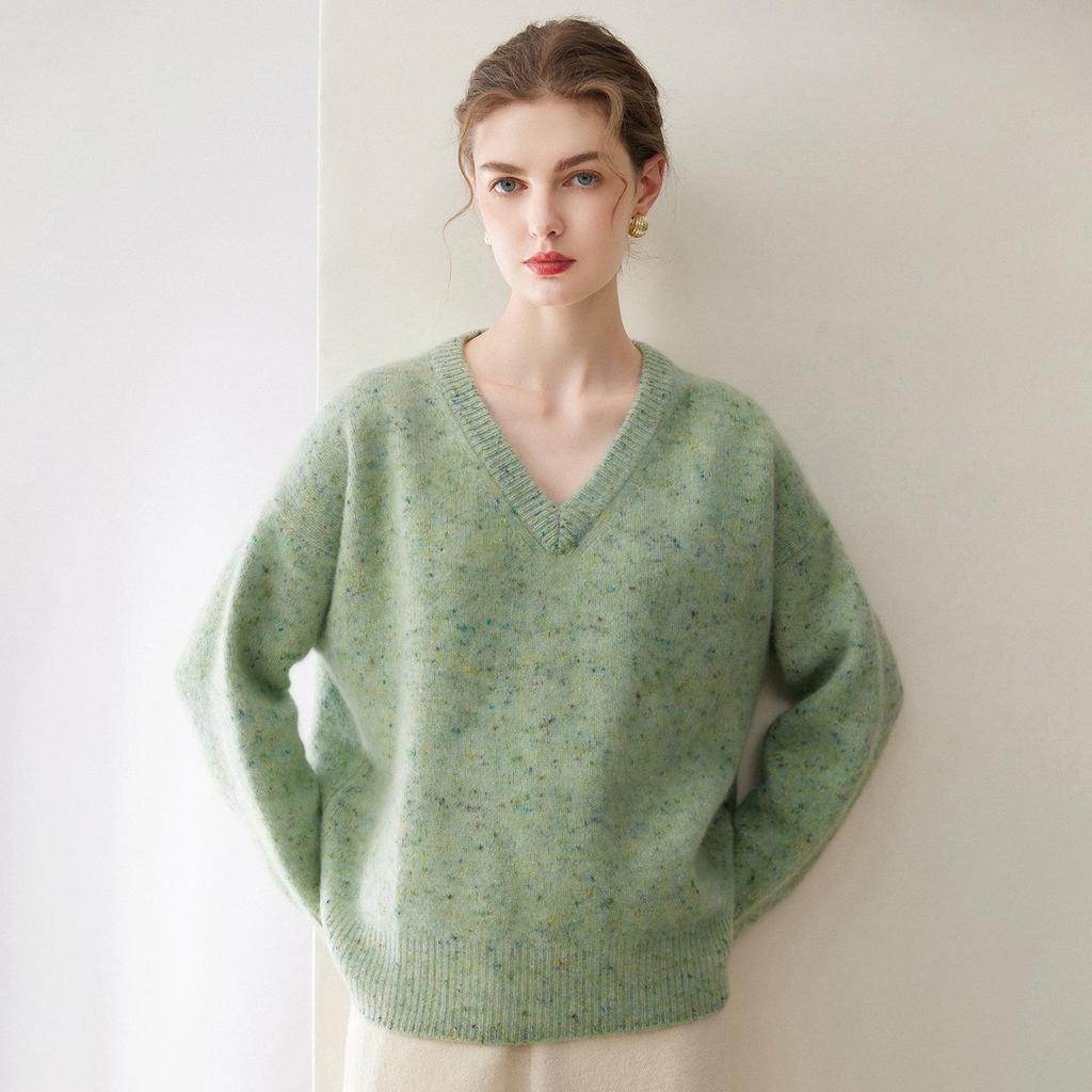 Floral Yarn Women's V-neck Cashmere Sweater - Winter 2026 New Arrival, Elegant Style, Thick Loose Slimming Knitwear.