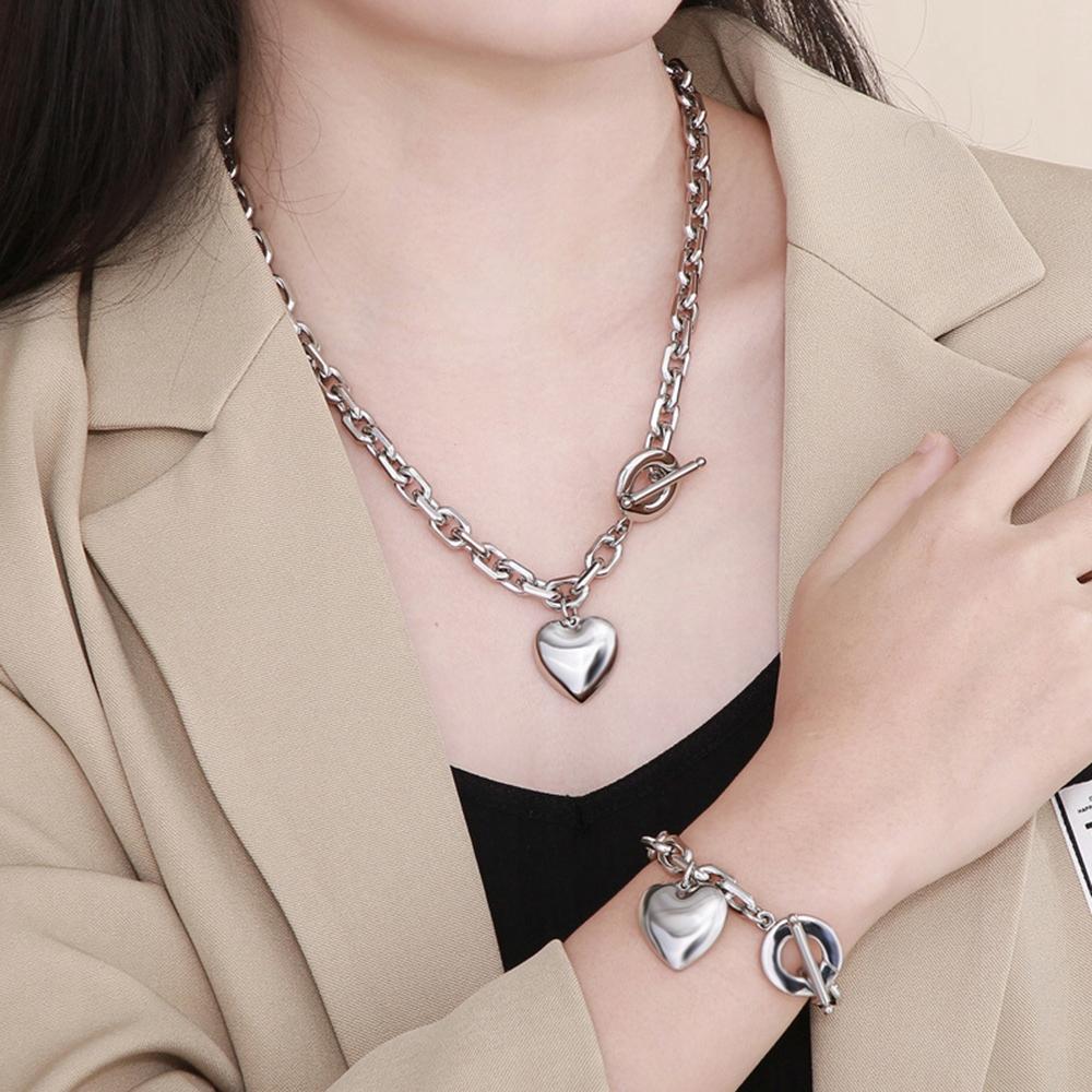 Beautiful Golden Heart Key Necklace Chain Fashionable Elegance And Chic 45 Cm