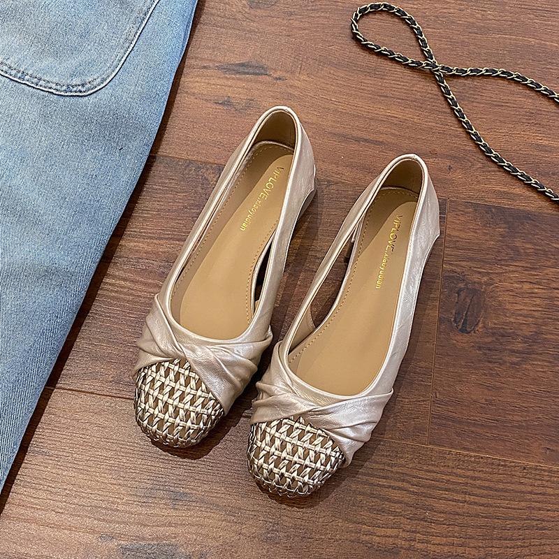 2025 new woven hollow bag head sandals women's skirt retro outer wear thick heel middle heel fashion casual shoes