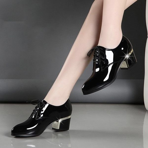 

2026Women Cute High Quality Black Patent Leather Lace Up Square Heel Shoes Zapatos De Mujer Lady Classic Red Autumn Shoes 34