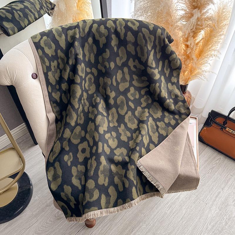 Leopard Print Jacquard Imitation Cashmere Scarf Women'S Short Fringed High-End Shawl