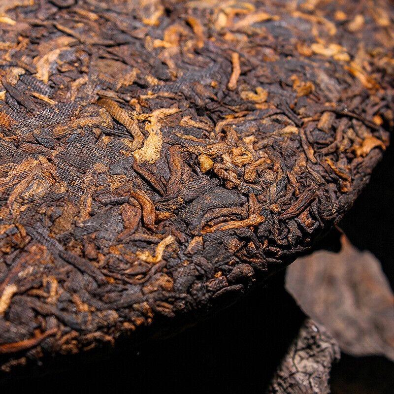 357g Yunnan Pu'er Zralý čajový dort Menghai Starověký zlatý pupen Zralý čajový dort Ripe Pu