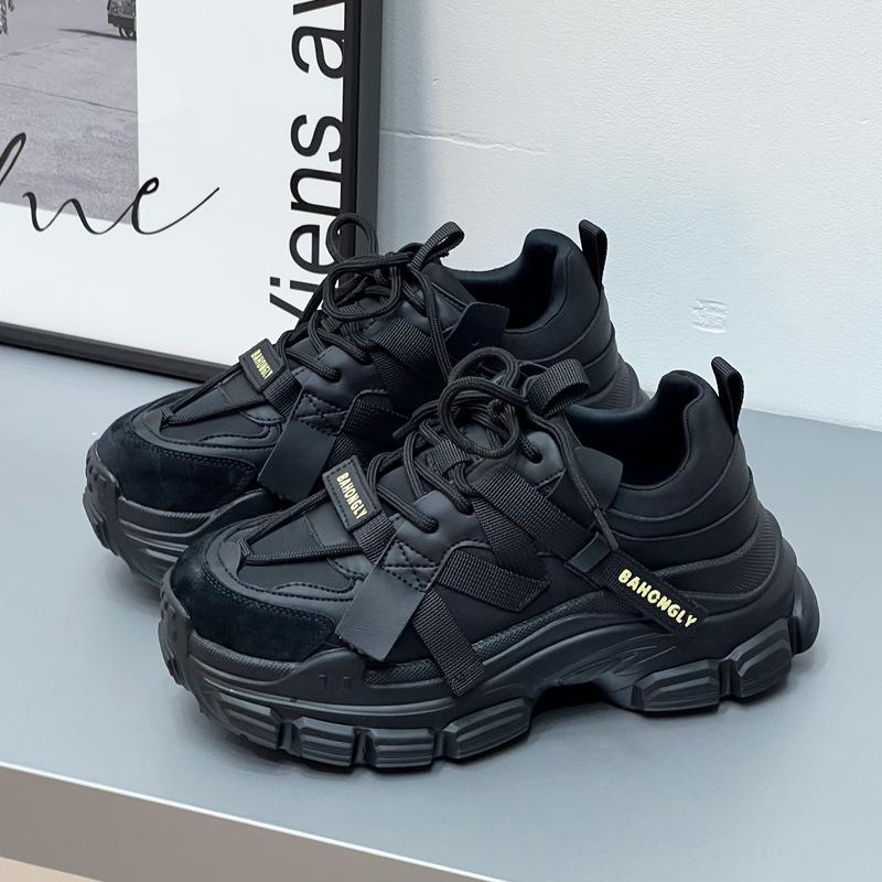 European fried street dad shoes women's 2025 autumn and winter thick soles increase height, show long legs, versatile sports and leisure shoes