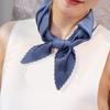 Foulard Quadrato da Donna Colore Unito Bordo Ondulato Pieghettato per il Collo Stile Sottile Setoso Stropicciato per l'Ufficio