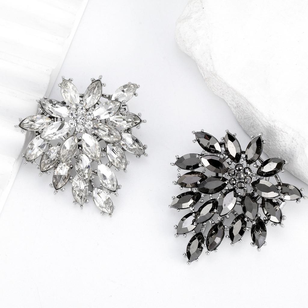 Elegant Alloy Tassel Brooch For Women With Adjustable Clasp For Formal Attire