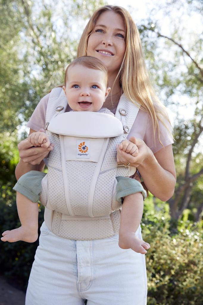 Ergobaby Baby Carrier OMNI Breeze Natural Beige 0 Months to 36 Months SoftFlex Mesh Breathable Facial Holdable Ergonomic Design CREGBCZ360PNATBGE